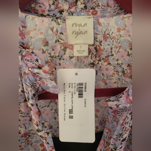 Nwt evereve roan & ryan pink floral ruffle top small - Picture 4 of 5
